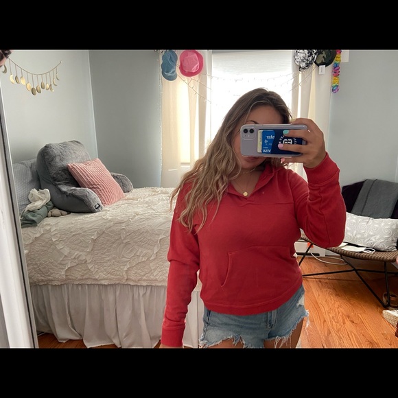 SUPER COMFY RED SWEATSHIRT - Picture 3 of 3